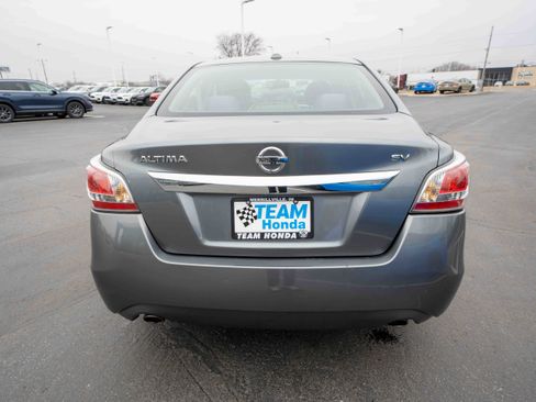 Used 2015 Nissan Altima 2.5 SV w/ Convenience Package image 5