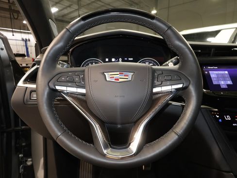 Certified 2025 Cadillac XT6 Sport w/ Platinum Package AWD/4WD image 10
