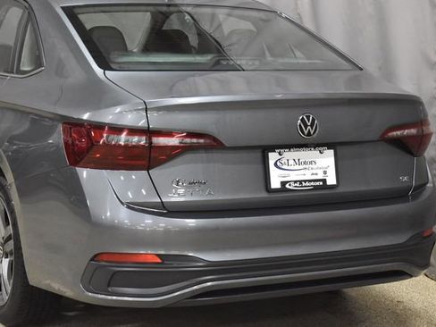Used 2024 Volkswagen Jetta SE image 9
