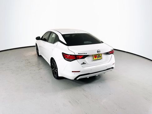 Used 2024 Nissan Sentra SV image 7