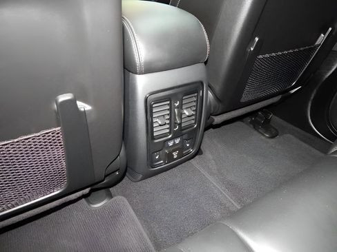 Used 2020 Jeep Grand Cherokee SRT image 30