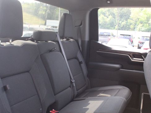 Used 2022 GMC Sierra 1500 Elevation w/ LPO, Elevation Black Package AWD/4WD image 33