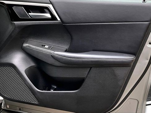 Used 2023 Mitsubishi Outlander SE image 25