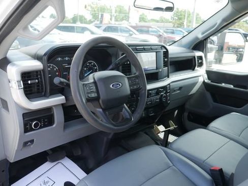 Used 2023 Ford F250 XL w/ F-250 >10K GVWR Package AWD/4WD image 14