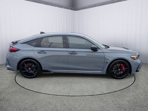 Used 2023 Honda Civic Type R image 2
