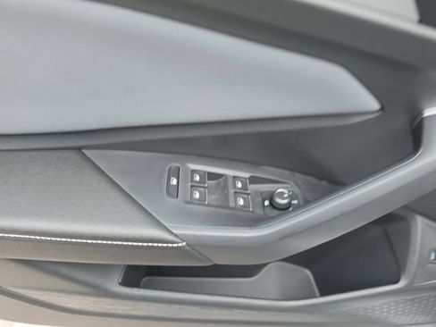 Used 2025 Volkswagen Jetta SE FWD image 18