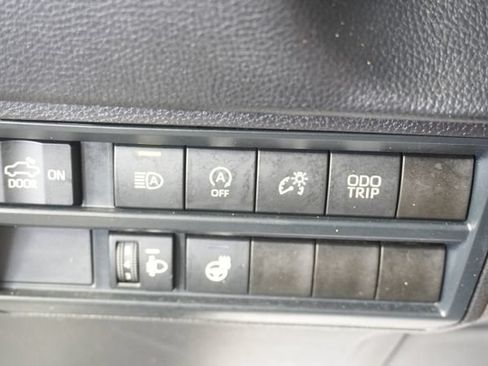 Used 2025 Toyota Tundra SR5 w/ SR5 Premium Package AWD/4WD image 20