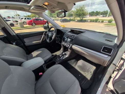 Used 2016 Subaru Forester 2.5i Touring w/ Eyesight & Navigation System AWD/4WD image 21