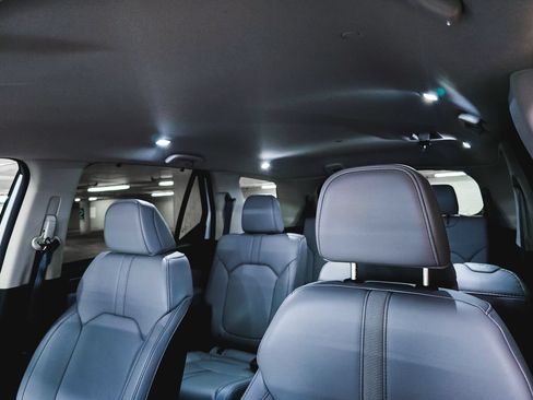 Used 2025 Honda Pilot EX-L image 17