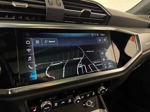 Used 2020 Audi Q3 2.0T Premium Plus w/ Premium Plus Package image 23