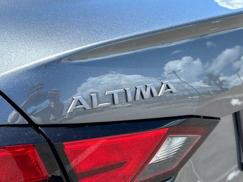 Used 2024 Nissan Altima 2.5 SV FWD image 5