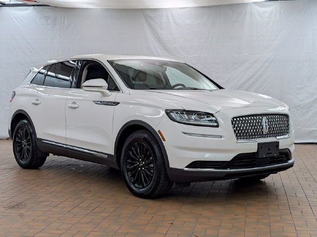 Used 2022 Lincoln Nautilus AWD w/ Premium Package image 2