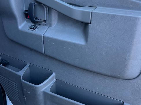 Used 2019 Chevrolet Express 2500 w/ Driver Convenience Package image 9