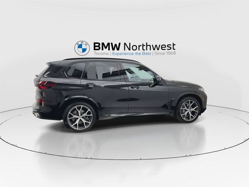 Used 2024 BMW X5 xDrive40i w/ M Sport Package AWD/4WD image 4