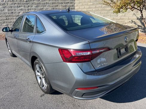 Used 2024 Volkswagen Jetta SE image 16