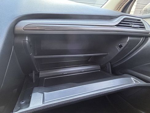 Used 2018 Ford Fusion SE FWD image 27