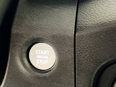 Used 2022 Nissan Frontier SV image 24