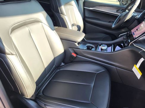 New 2025 Jeep Grand Cherokee Limited image 10