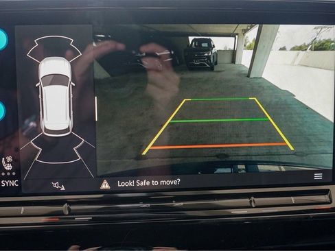 New 2026 Volkswagen Atlas Cross Sport SE image 12