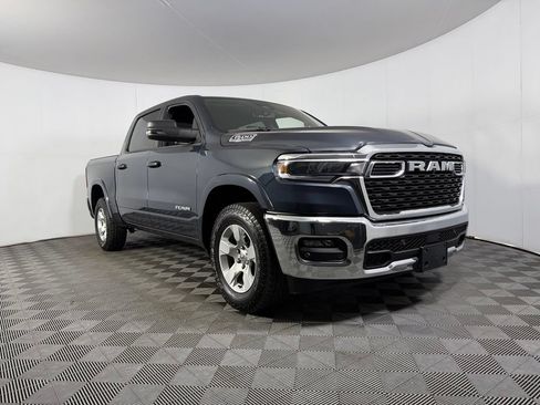 Certified 2025 RAM 1500 Big Horn AWD/4WD image 3