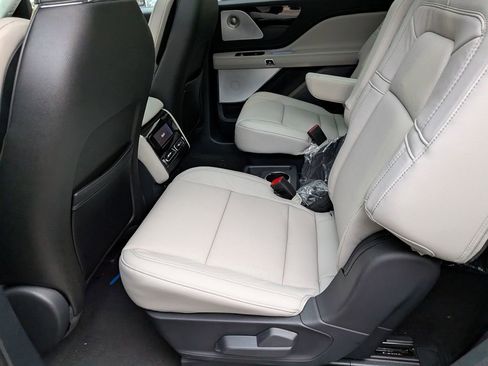 New 2026 Lincoln Aviator Reserve w/ Luxury Package image 32