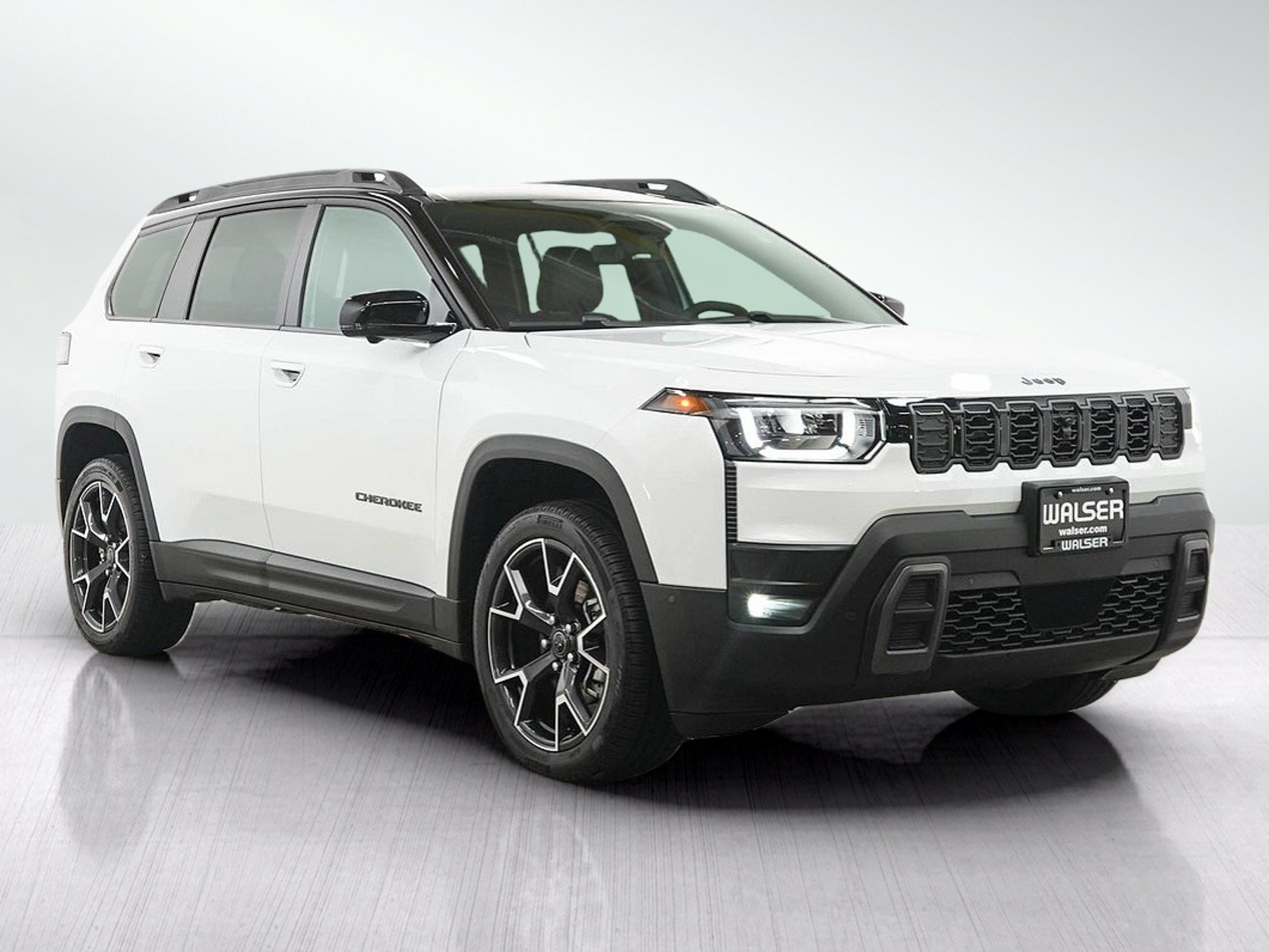 Used 2026 Jeep Cherokee Overland w/ Trailer Tow Group AWD/4WD image 7