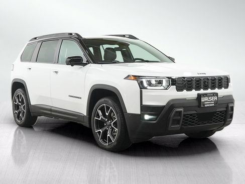 Used 2026 Jeep Cherokee Overland w/ Trailer Tow Group AWD/4WD image 7