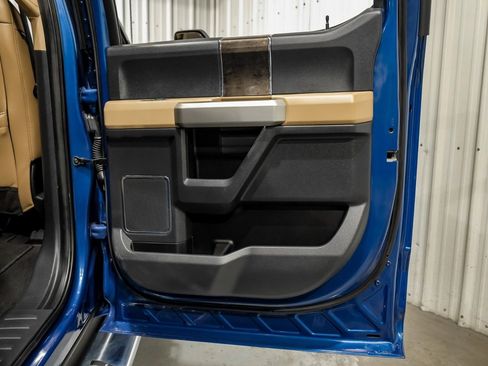 Used 2022 Ford F250 Lariat w/ Chrome Package image 47