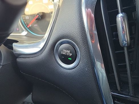 Used 2023 Chevrolet Traverse LT image 21