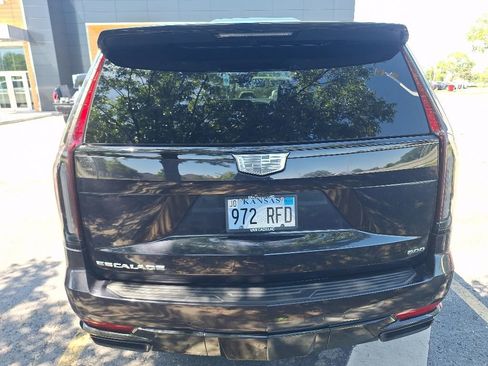Used 2024 Cadillac Escalade Sport w/ LPO, ONYX Package AWD/4WD image 7