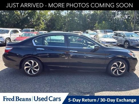 Used 2017 Honda Accord EX-L image 9