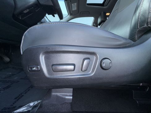 Used 2019 Toyota Highlander XLE AWD/4WD image 14