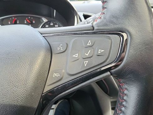Certified 2022 Chevrolet Equinox RS FWD image 12