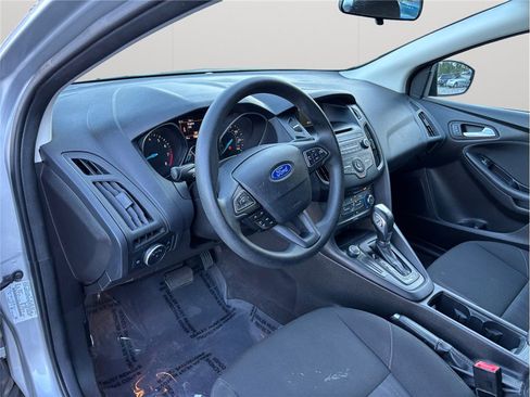 Used 2015 Ford Focus SE image 6