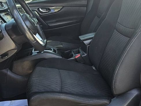 Used 2017 Nissan Rogue SV FWD image 6