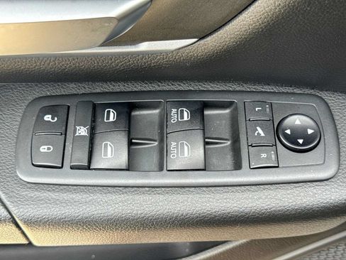 Used 2019 RAM 1500 Big Horn AWD/4WD image 16
