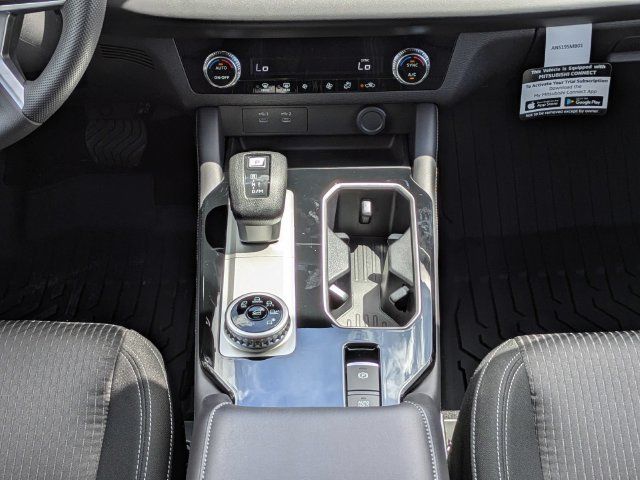 New 2026 Mitsubishi Outlander ES FWD image 19