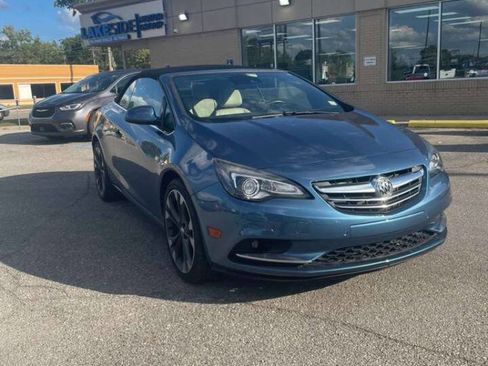 Used 2016 Buick Cascada Premium image 2
