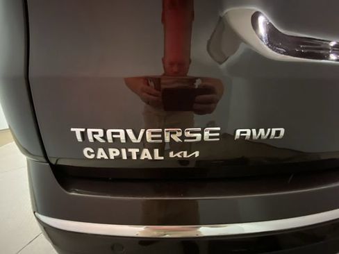 Used 2021 Chevrolet Traverse Premier w/ LPO, Floor Liner Package AWD/4WD image 28