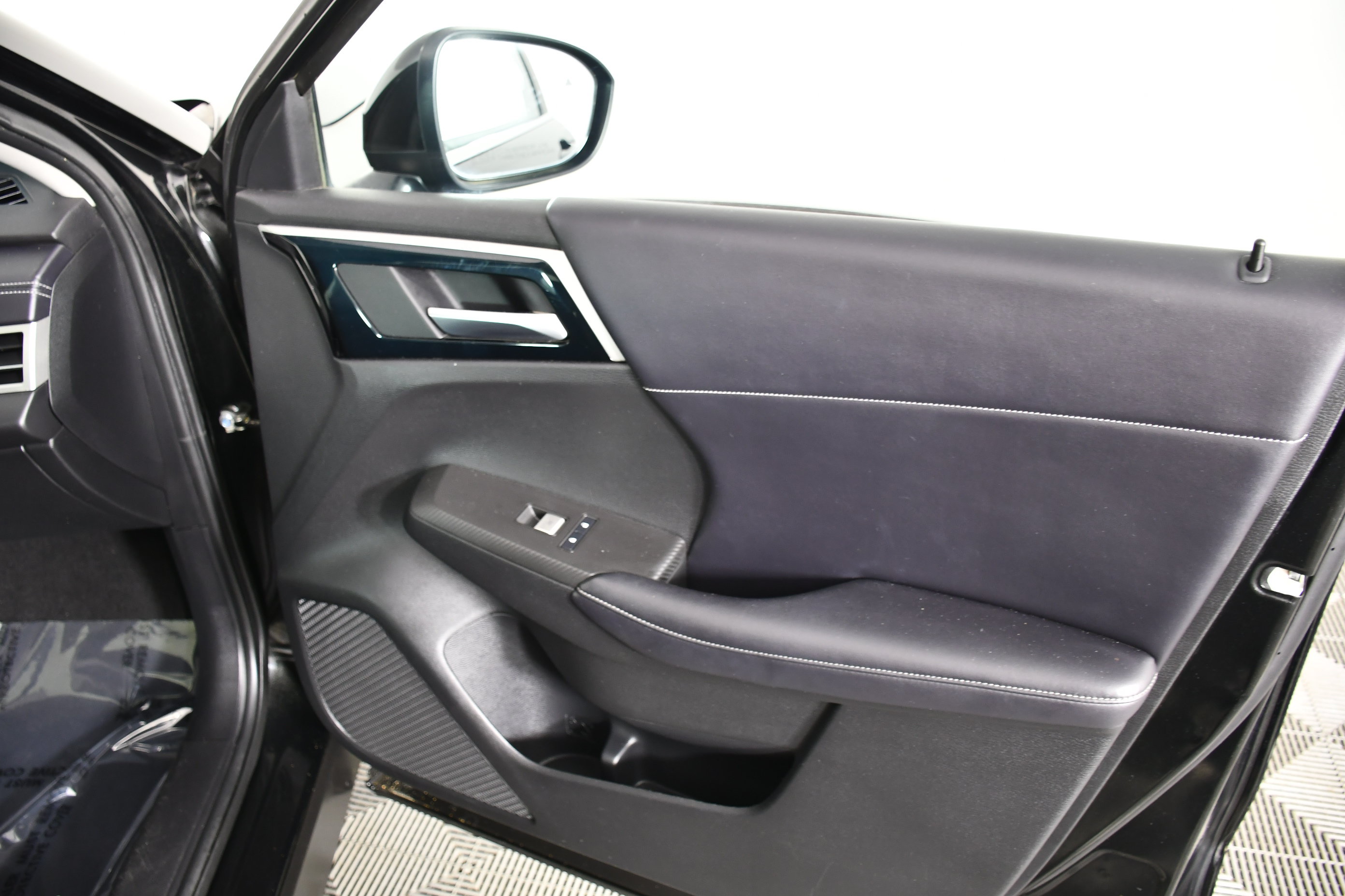 Used 2023 Mitsubishi Outlander SE AWD/4WD image 36