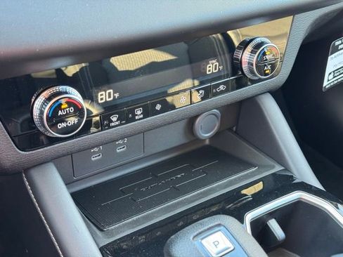 New 2026 Mitsubishi Outlander ES image 28