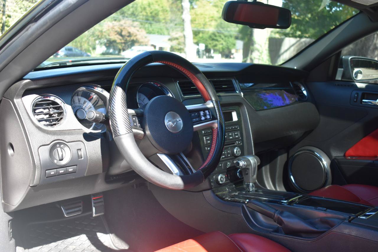 Used 2010 Ford Mustang GT Premium RWD image 18