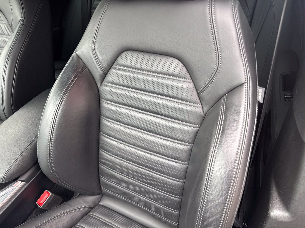 Used 2023 Alfa Romeo Stelvio Veloce AWD/4WD image 32