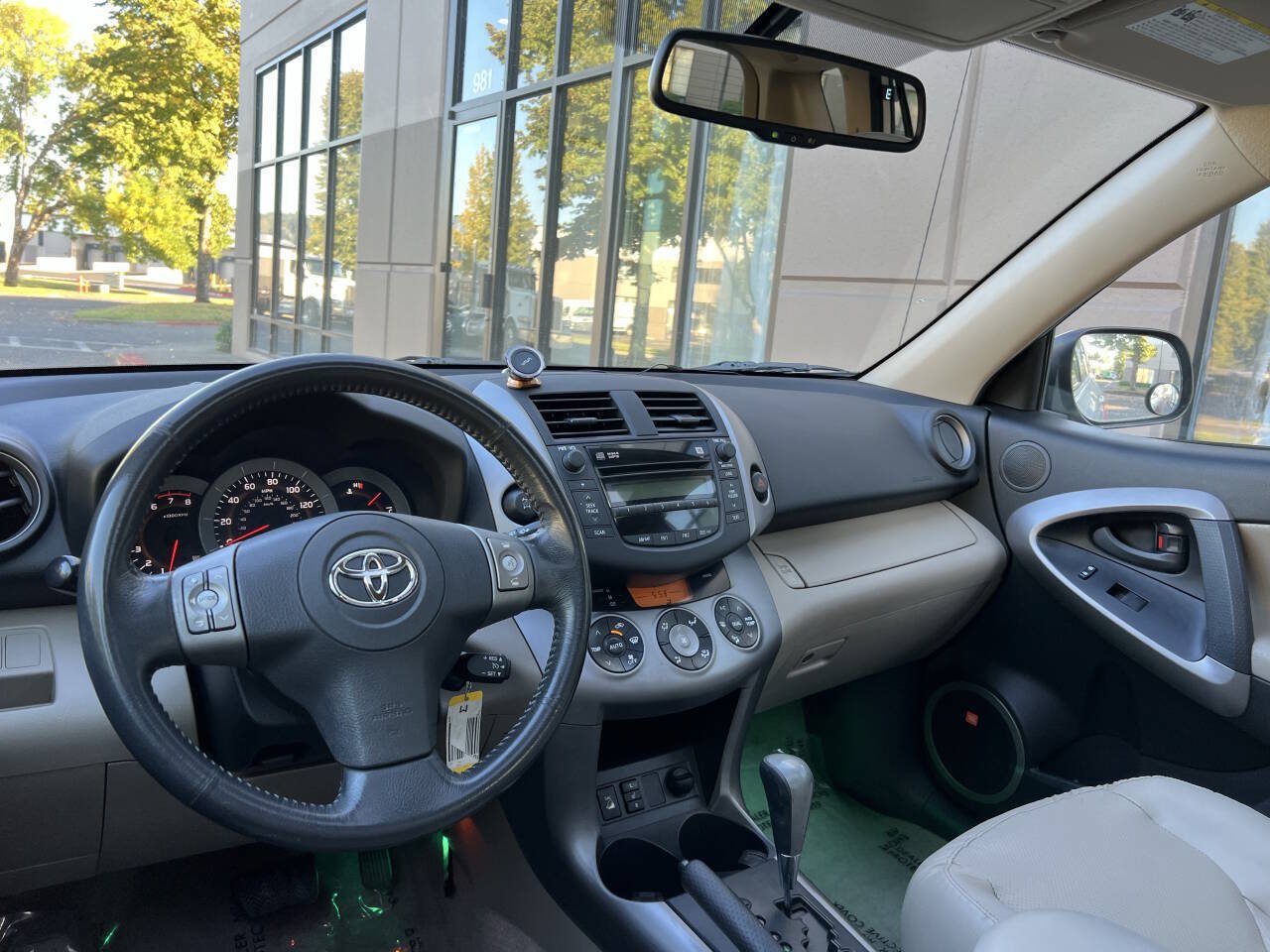 Used 2008 Toyota RAV4 Limited AWD/4WD image 17