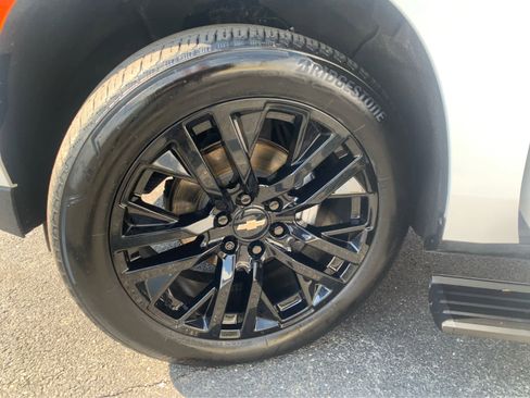 Used 2023 Chevrolet Tahoe High Country w/ Premium Package 2 image 9