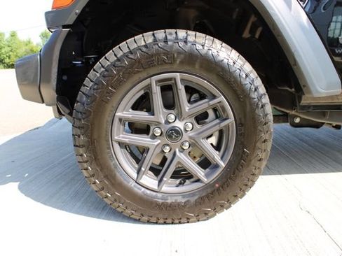 Used 2026 Jeep Wrangler Unlimited Sport AWD/4WD image 28
