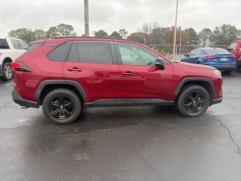 Used 2020 Toyota RAV4 XLE w/ Convenience Package image 8