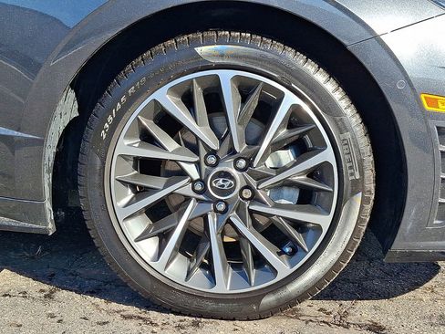 Used 2022 Hyundai Sonata Limited w/ Preferred Accessory Package image 19