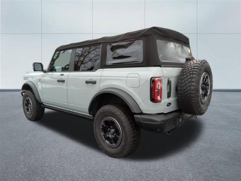 Used 2021 Ford Bronco Badlands image 3