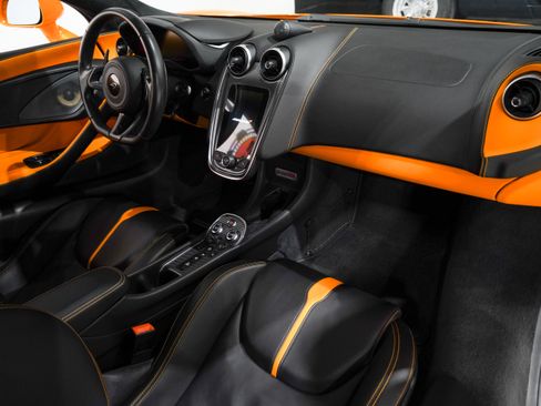 Used 2017 McLaren 570S Coupe RWD image 17